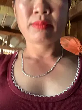 Lavi_bbaby — I am a poor girl. Please help me.