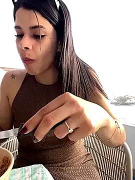 Leah_Honey26 from StripChat