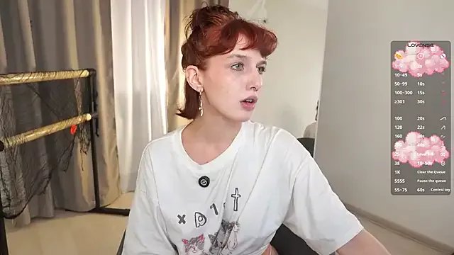 LeelooYolo on StripChat 