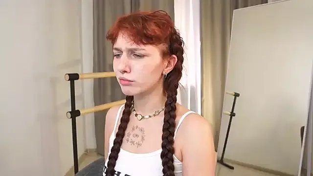 LeelooYolo on StripChat 