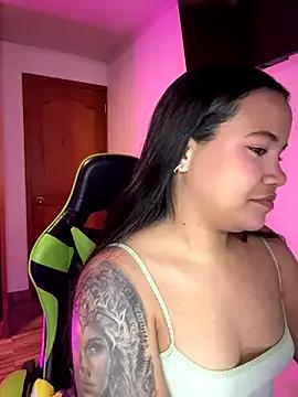 leila_22 on StripChat