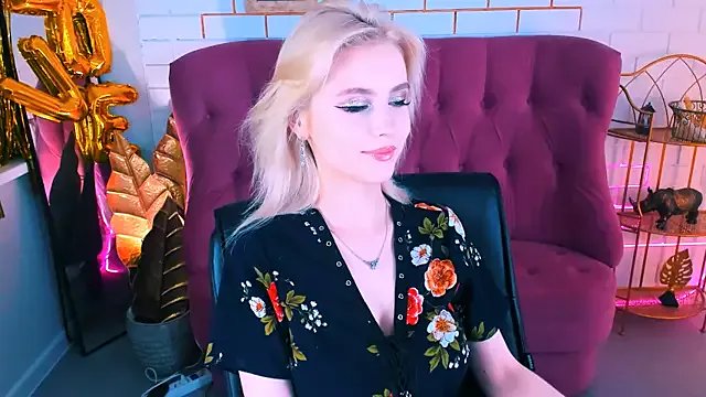 Freechat LeonaStane on StripChat