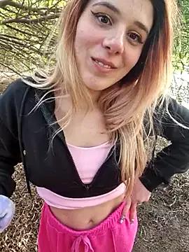 Freechat LeylaRosse on StripChat