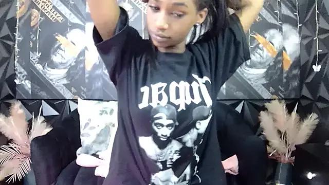 Lilmisbaddyxxx on StripChat 