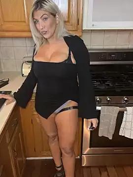 Group LittleMissEeve on StripChat