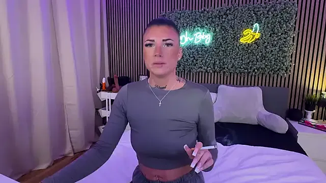 LizaRoxx on StripChat