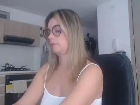 Freechat LovePaula on StripChat