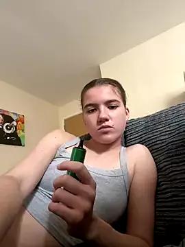 Lucy-XXX- on StripChat