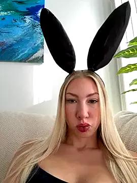Sweet LuisaBecker from StripChat LuisaBecker from StripChat