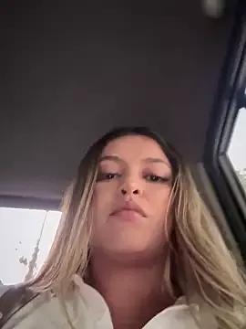 lunablossom_ on StripChat 