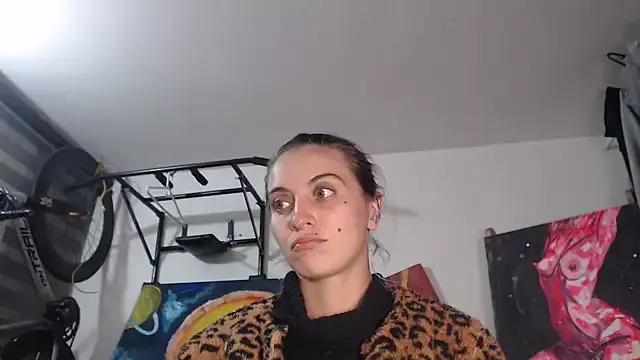 Freechat mariecam420 on StripChat