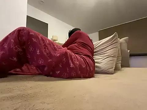 Freechat Marilou1983 on StripChat