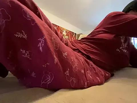 Freechat Marilou1983 on StripChat