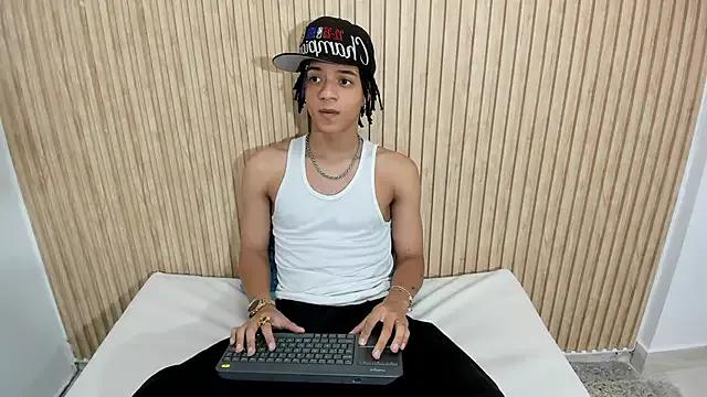 Freechat MARSHALL_SPENCER on StripChat