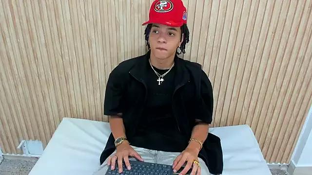 Freechat MARSHALL_SPENCER on StripChat