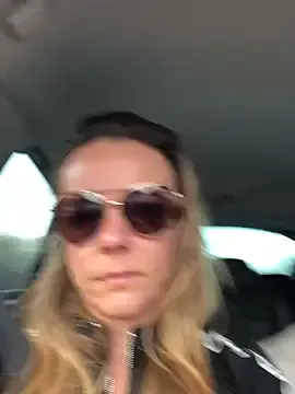 Maryli-O — il me plote les seins 