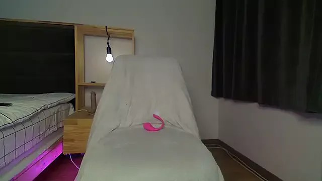 Freechat Melisss0404 on StripChat