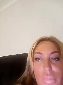 MiaMooly on StripChat 