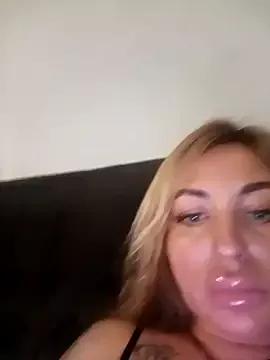 MiaMooly on StripChat 