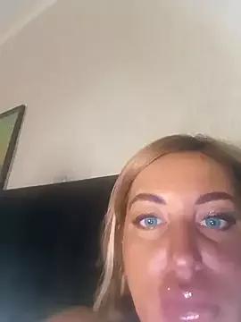 MiaMooly on StripChat 