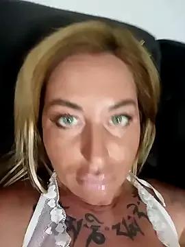 MiaMooly on StripChat 