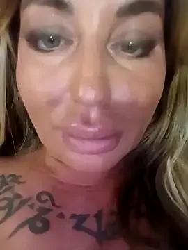 MiaMooly on StripChat 