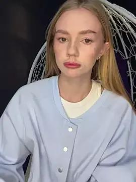 MilaMoone on StripChat