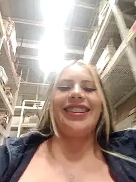 Misscata1106 on StripChat 