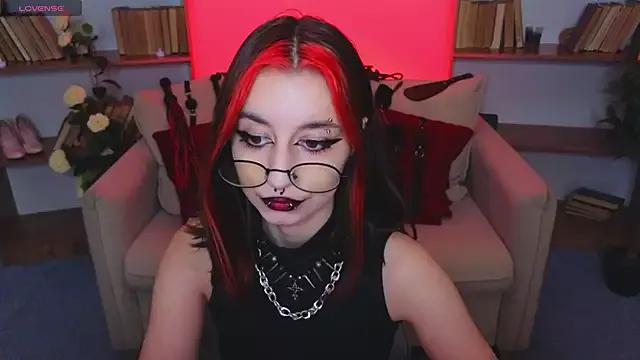 Freechat Mistress__Marcelline on StripChat