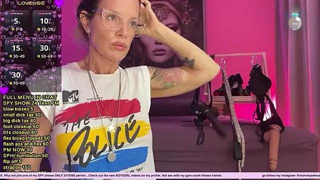 Watch gorgeous slut Mommyselenafit_ mommyselenafit_ from StripChat