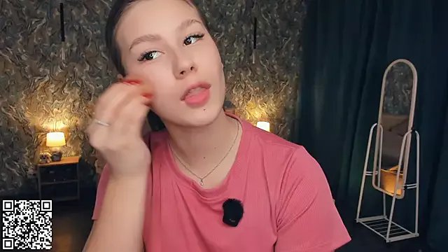 Freechat MondoNeko on StripChat