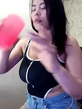 Freechat moniquehicks on StripChat