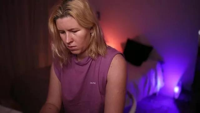 Private moonamii on StripChat