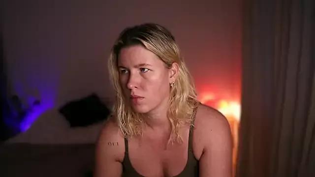 Private moonamii on StripChat