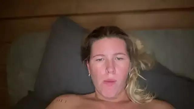 Private moonamii on StripChat