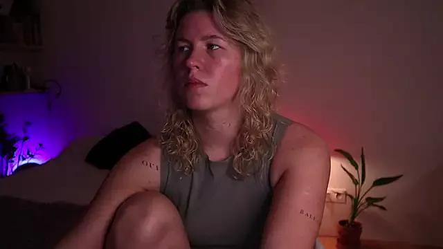 Private moonamii on StripChat