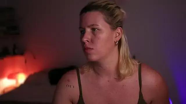 Private moonamii on StripChat