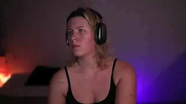 Private moonamii on StripChat