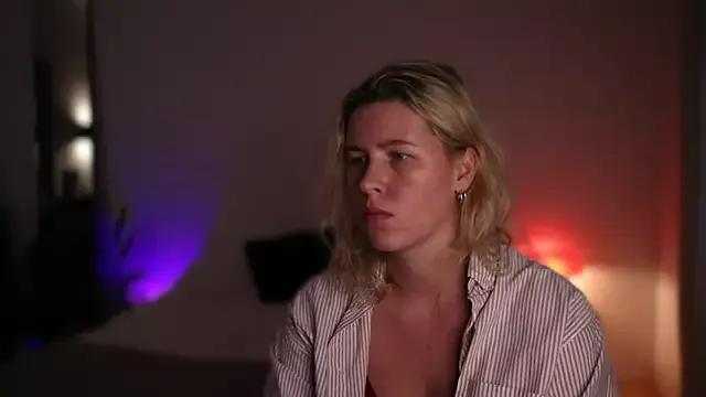 Private moonamii on StripChat