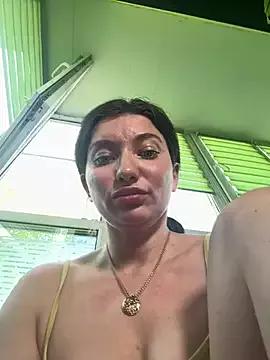 MooonReal on StripChat 