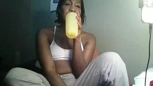 Moorella1 on StripChat 