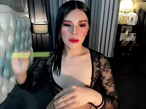 Freechat naughtyandreaxx on StripChat