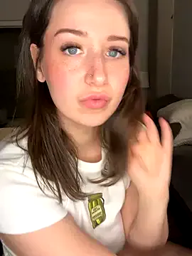 nerdynina on StripChat