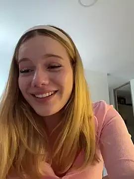 NicoleCut on StripChat 