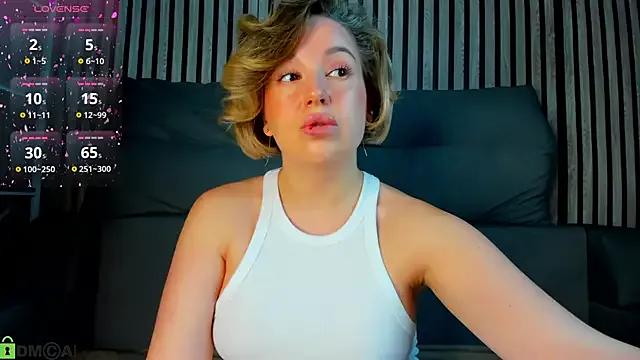 Nikki_Kai on StripChat 