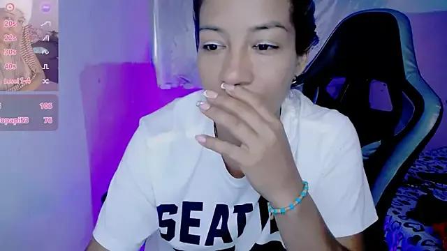 ninatiny on StripChat 