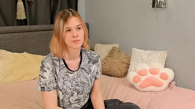 NoreenBestwick on StripChat 
