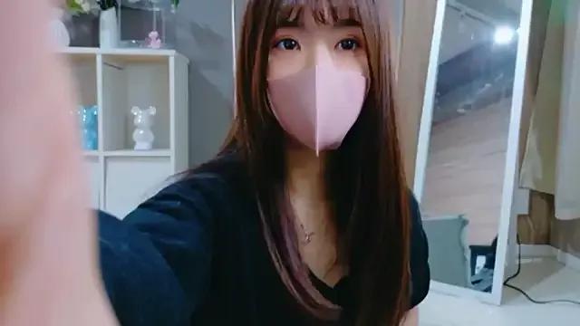 Freechat oto-X-cup on StripChat