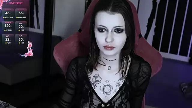 Freechat prettybones on StripChat