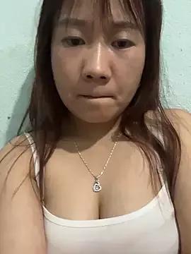 Freechat qinejr37 on StripChat